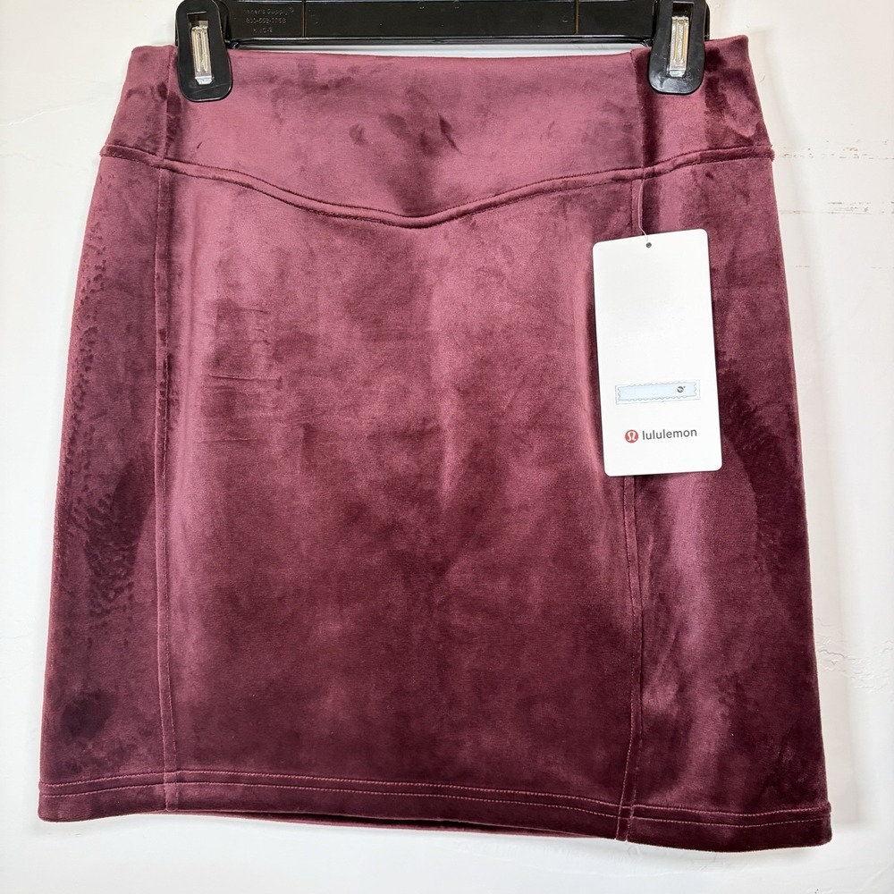 NEW Lululemon Scuba HR Mini Skirt Velvet NWT Small GARN Garnet Burgundy Lulu‎